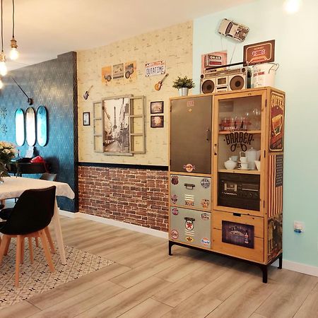 Апартаменти 80S Loft Vintage 15' Malaga Airport Free Guest Parking Алаурін-де-ла-Торре Екстер'єр фото