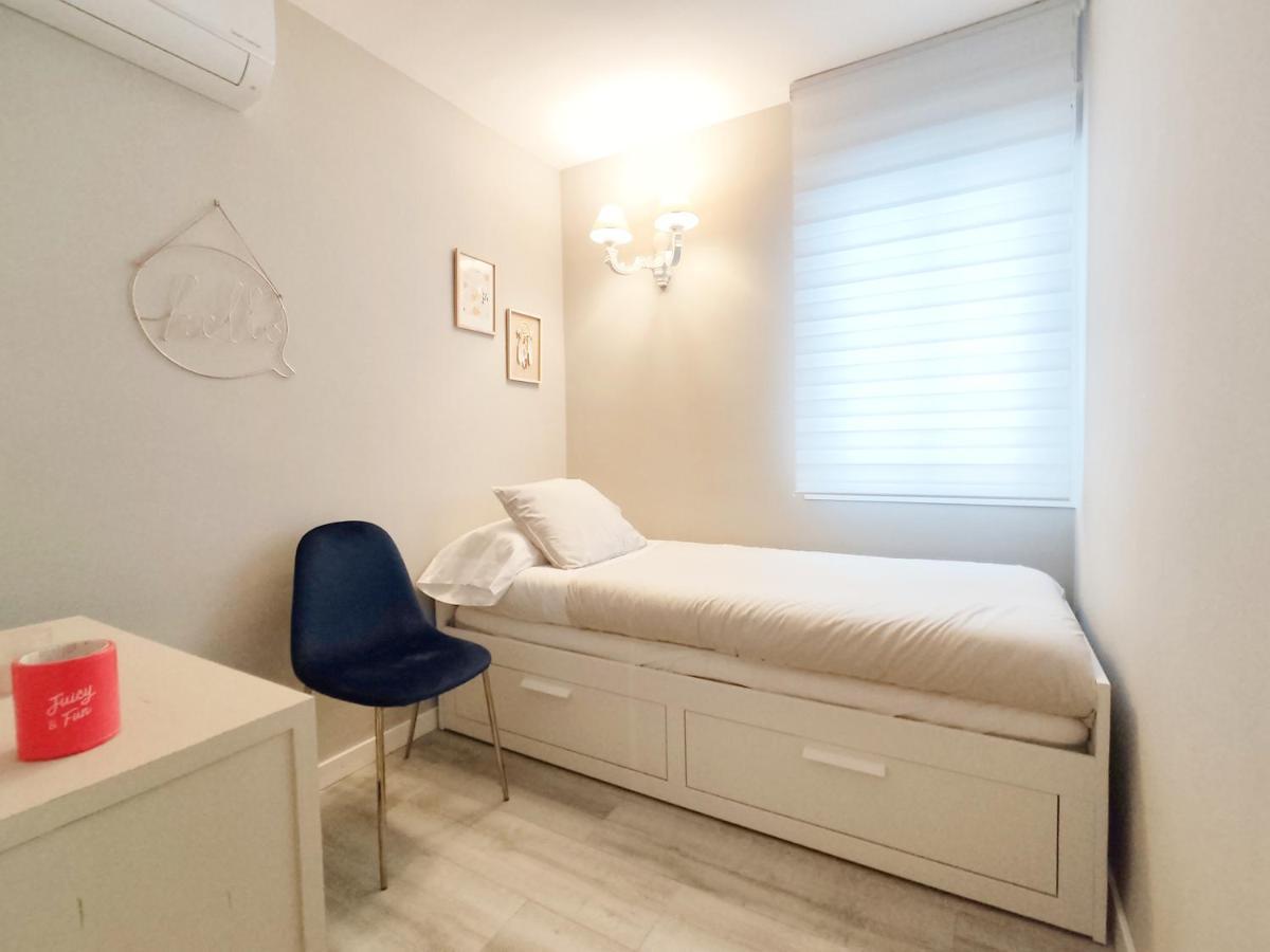 Апартаменти 80S Loft Vintage 15' Malaga Airport Free Guest Parking Алаурін-де-ла-Торре Екстер'єр фото