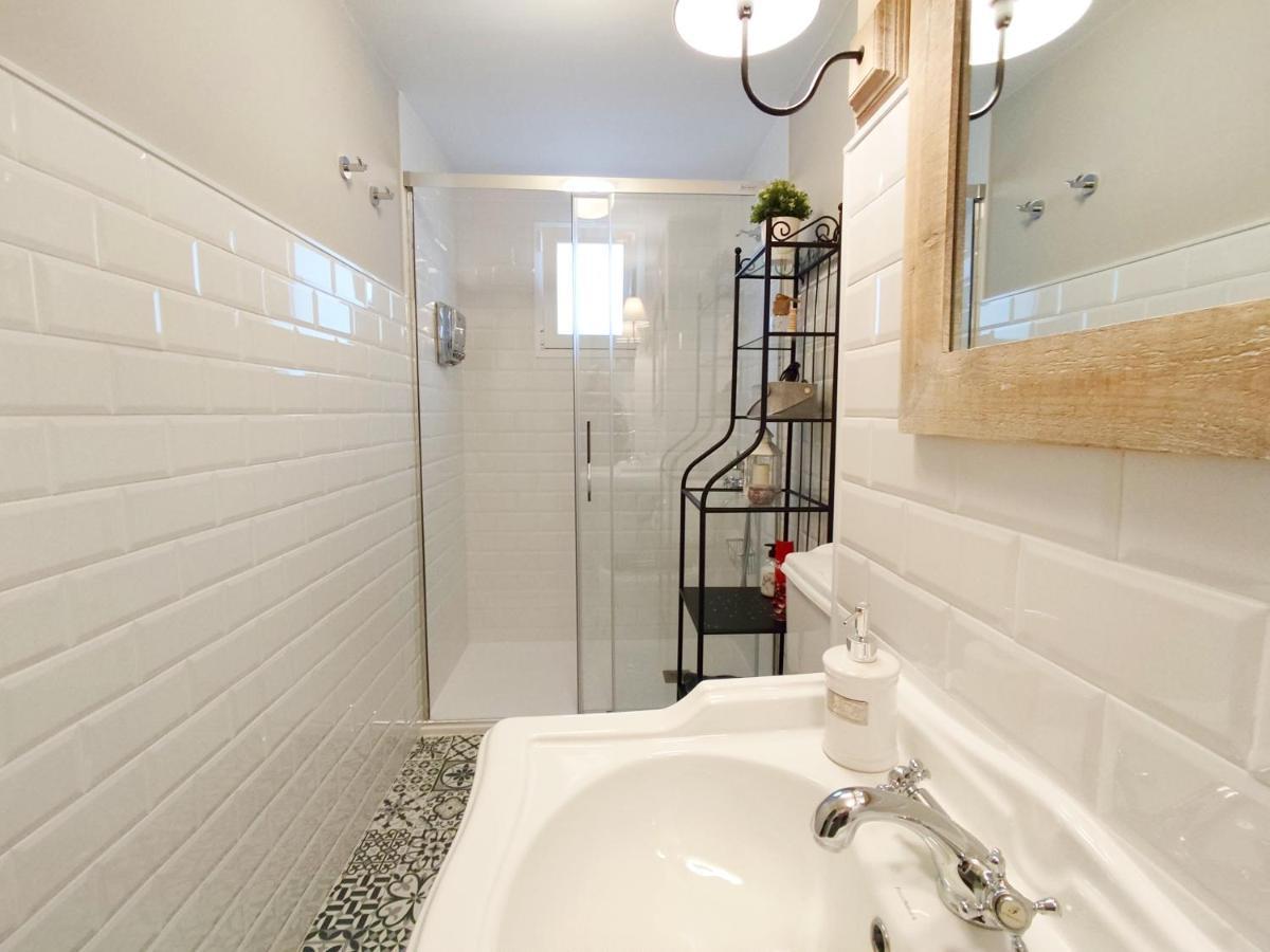 Апартаменти 80S Loft Vintage 15' Malaga Airport Free Guest Parking Алаурін-де-ла-Торре Екстер'єр фото