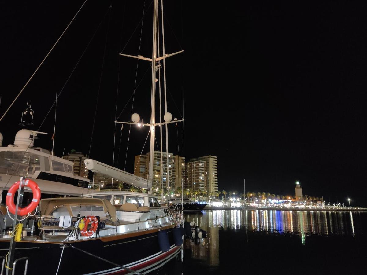 Апартаменти 80S Loft Vintage 15' Malaga Airport Free Guest Parking Алаурін-де-ла-Торре Екстер'єр фото